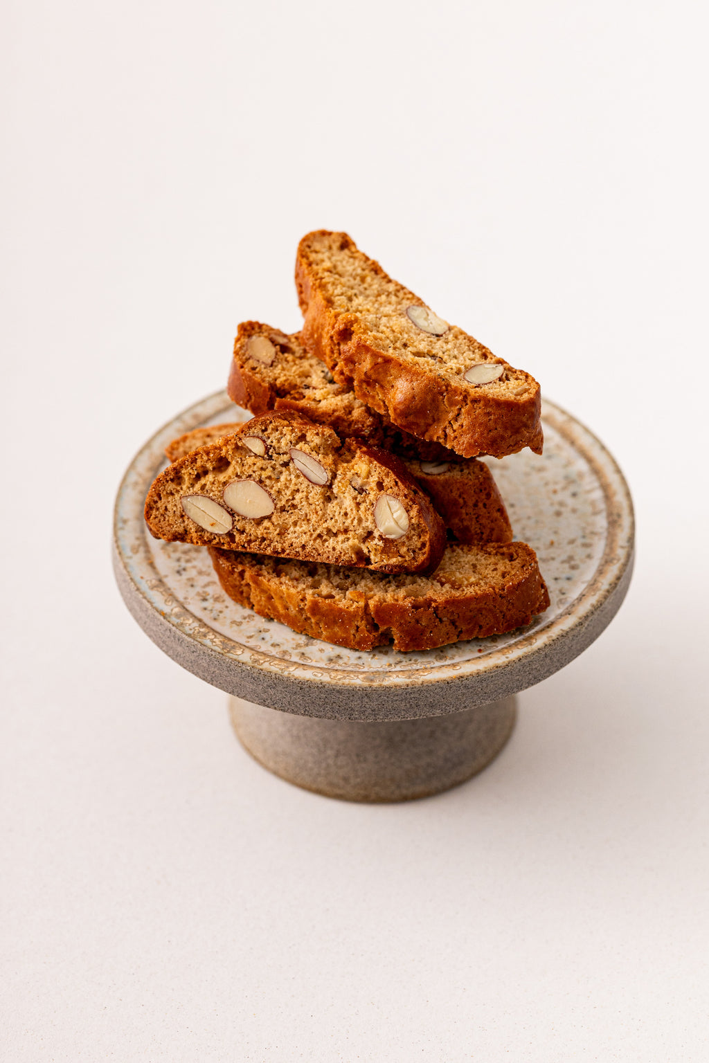 Cantuccini kardamommal, mandulával és kandírozott naranccsal