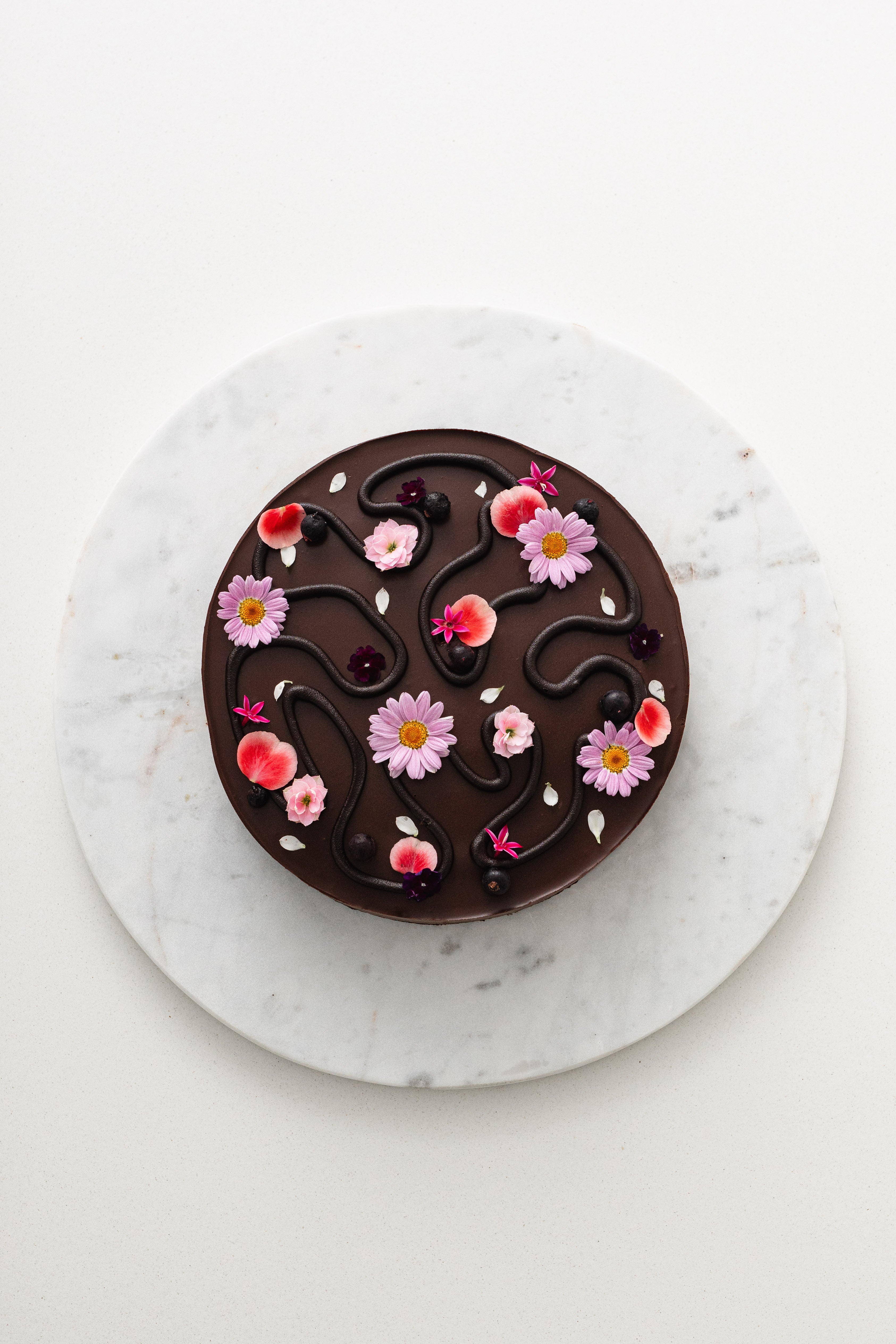 Cukkini, feketeribizli, étcsokoládé torta (mindenmentes)